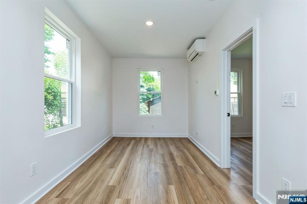 Rental Property at 164 Glenwood Ave 102, Bloomfield, New Jersey - Bedrooms: 1 
Bathrooms: 1 
Rooms: 3  - $2,150 MO.