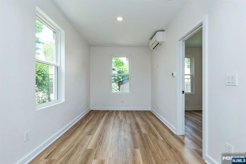 MLS: 25014602