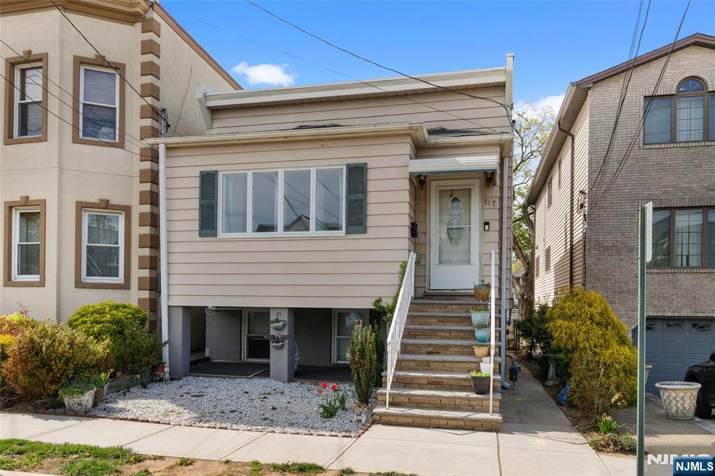 817 6th Street
