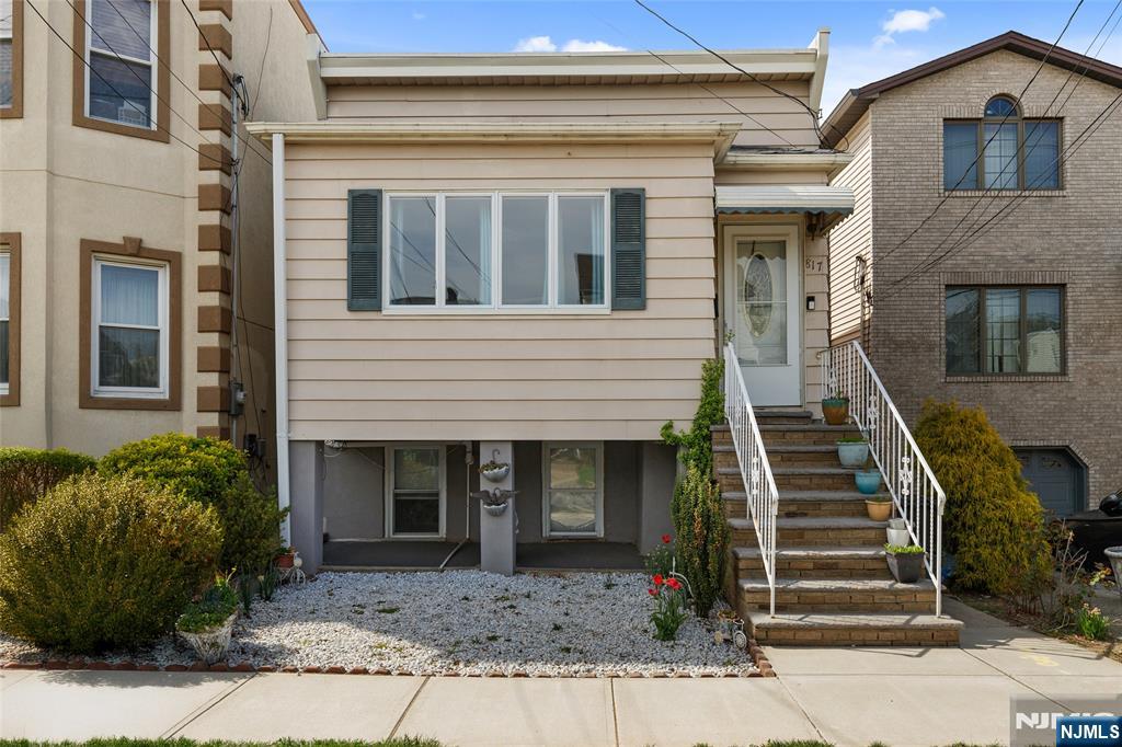 Property for Sale at 817 6th Street, Secaucus, New Jersey - Bedrooms: 4 
Bathrooms: 2 
Rooms: 10  - $620,000