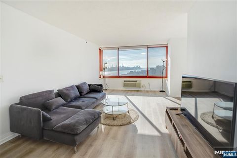 Photo of 100 Old Palisade Rd #2709, Fort Lee, NJ 07024 (MLS # 26018745)