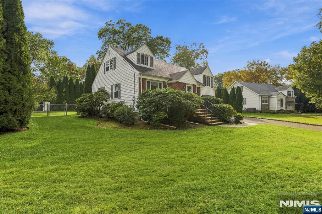 Homes for Sale in Northern NJ | ThisIsRiverEdge.com 55 Monmouth Road