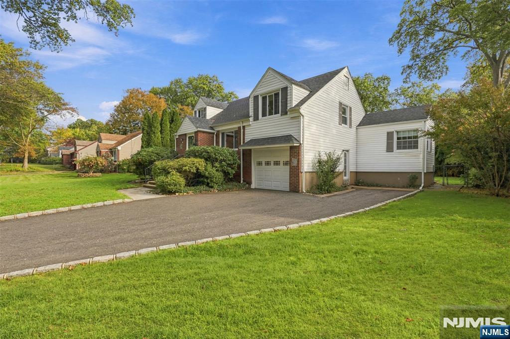 Homes for Sale in Northern NJ | ThisIsRiverEdge.com 55 Monmouth Road