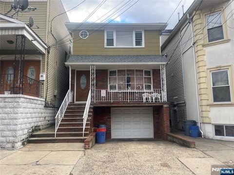 Photo of 319 Hamilton St #2, Harrison, NJ 07029 (MLS # 26000819)