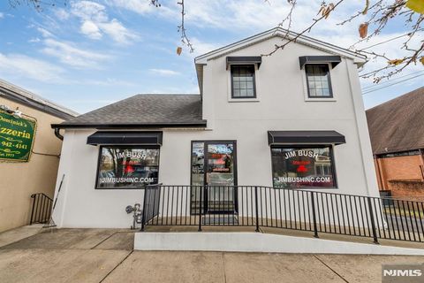 Photo of 308 Union Boulevard, Totowa, NJ 07512 (MLS # 25042632)