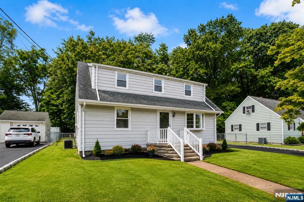18 Farmingdale Avenue