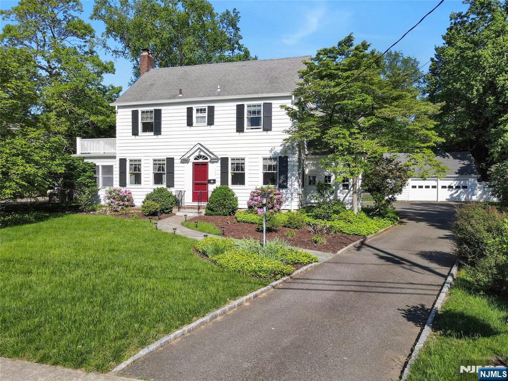 Property for Sale at 115 Summit Street, Norwood, New Jersey - Bedrooms: 4 
Bathrooms: 4 
Rooms: 9  - $995,000
