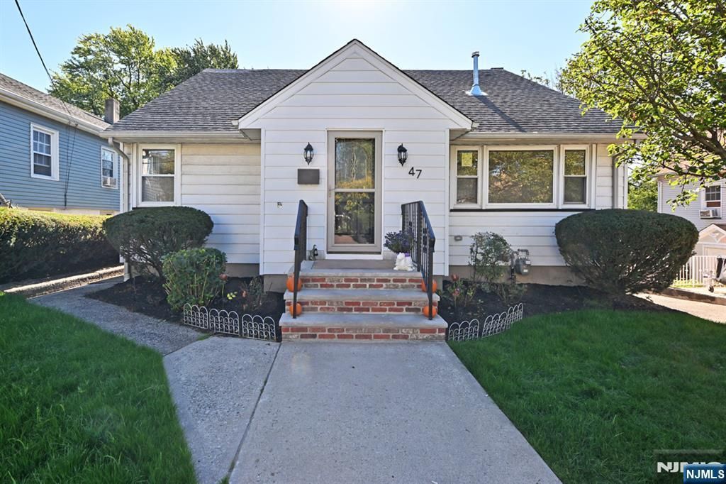 Photo of 47 Myrtle Avenue, Clifton, NJ 07014 (MLS # 25035333)