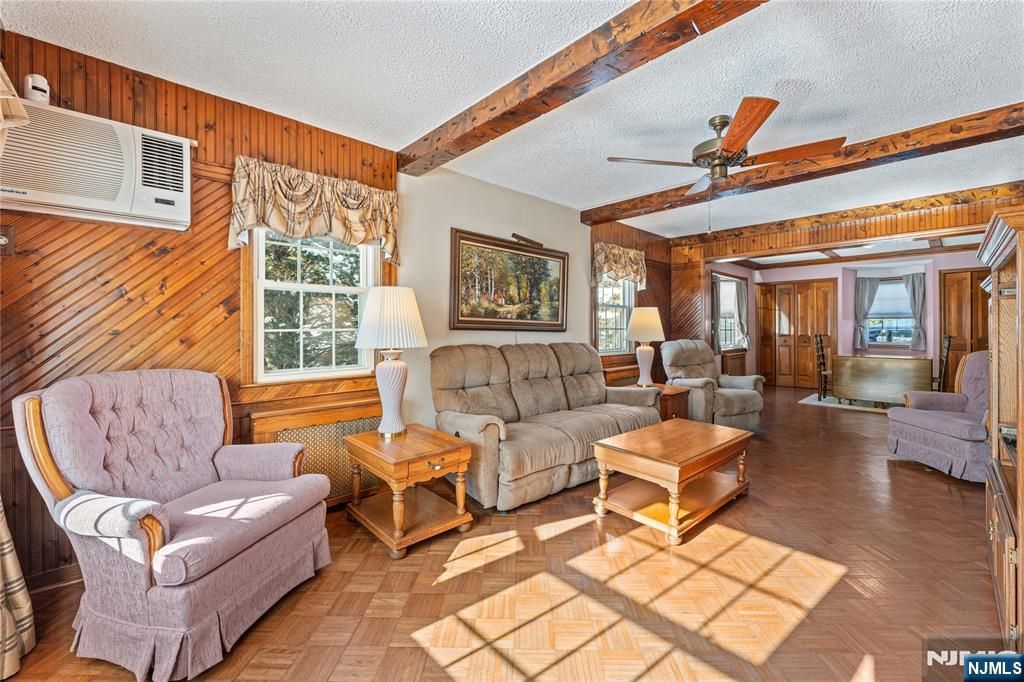 Photo of 356 Washington Avenue, Clifton, NJ 07011 (MLS # 26002266)