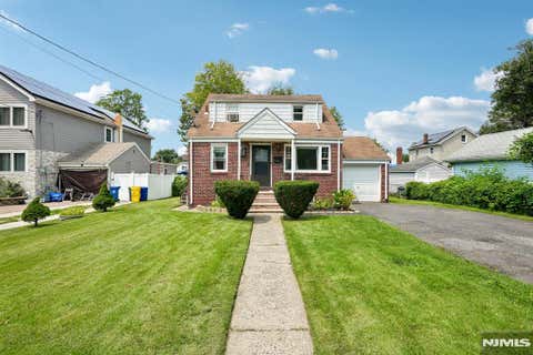 Photo of 560 Glenwood Avenue, Teaneck, NJ 07666 (MLS # 26029599)