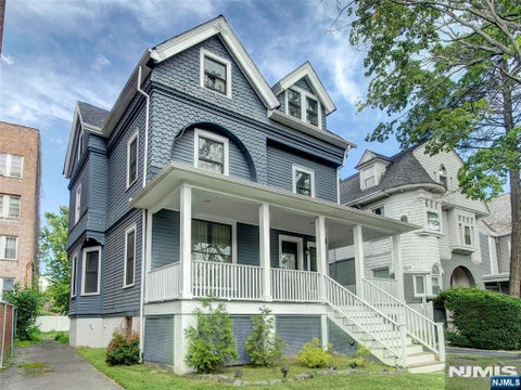 Photo of 65 Glenwood Avenue, East Orange, NJ 07017 (MLS # 26039910)