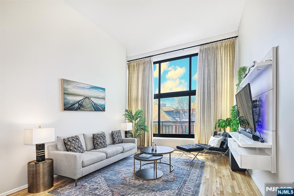 518 Gregory Avenue A318