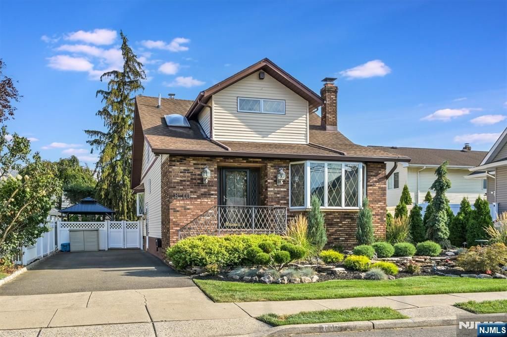 Photo of 810 Hopper Avenue, Fair Lawn, NJ 07410 (MLS # 26008636)