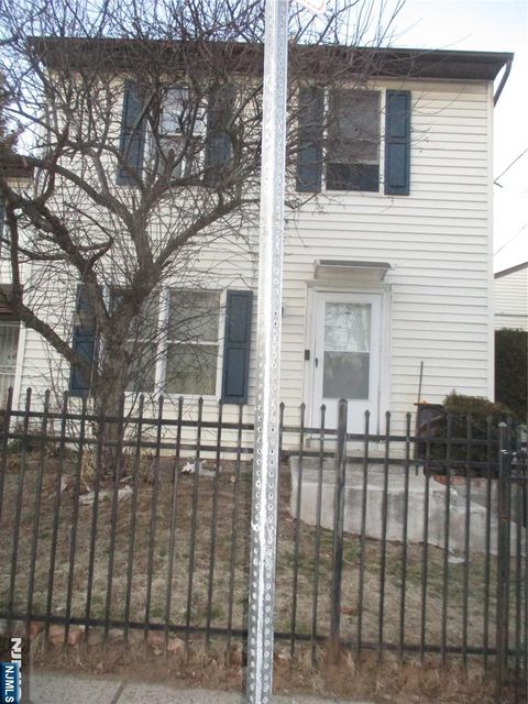 MLS: 25006799