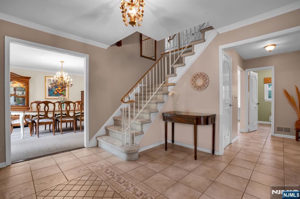2 N Edgewood Avenue
