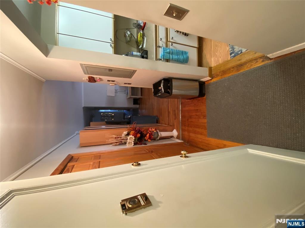241 Main Street 1H