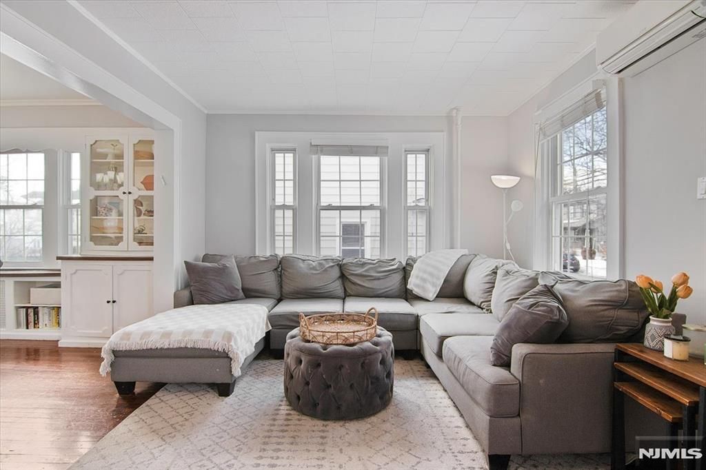 Photo of 58 Essex Avenue, Maplewood, NJ 07040 (MLS # 26008227)