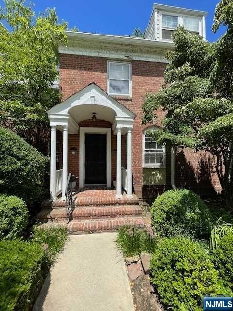 185 E Palisade Avenue A6A