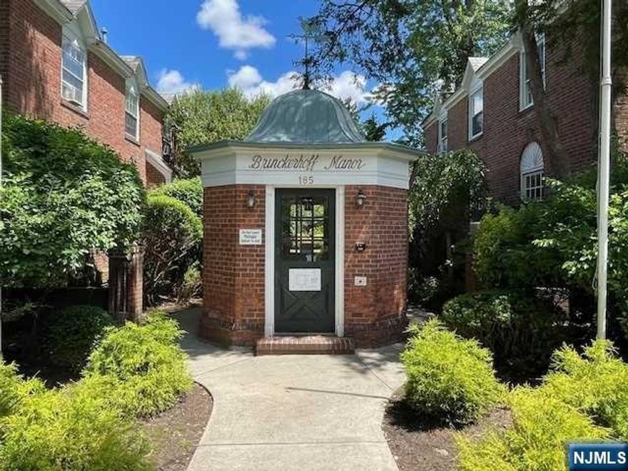 Lovely well maintained court yard complex close to Houses of Worship, transportation, shopping, parks & schools. This spacious two bedroom condo is presently used as therapy office. Central Air. Hardwood floors. Owner only pays electric and cooking gas. Heat, water/hot water are included in the HOA maintenance. Large closets throughout. Present owners have garage on premises.