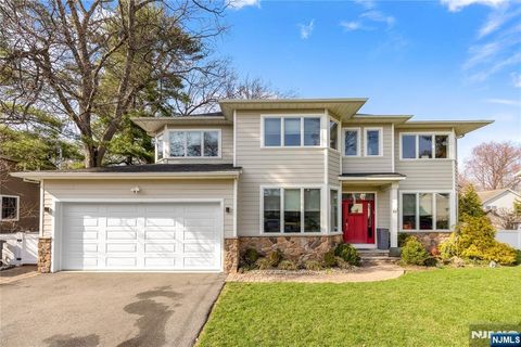 87 Monroe Avenue Cresskill NJ 07626