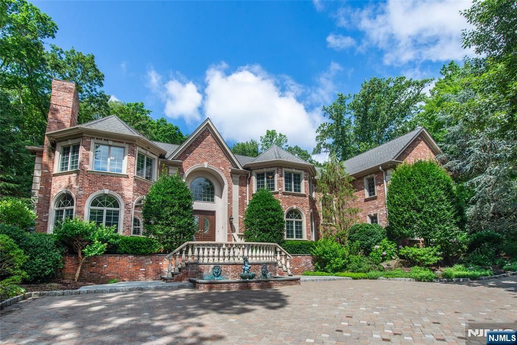 Photo of 6 Adams Road, Saddle River, NJ 07458 (MLS # 25025375)