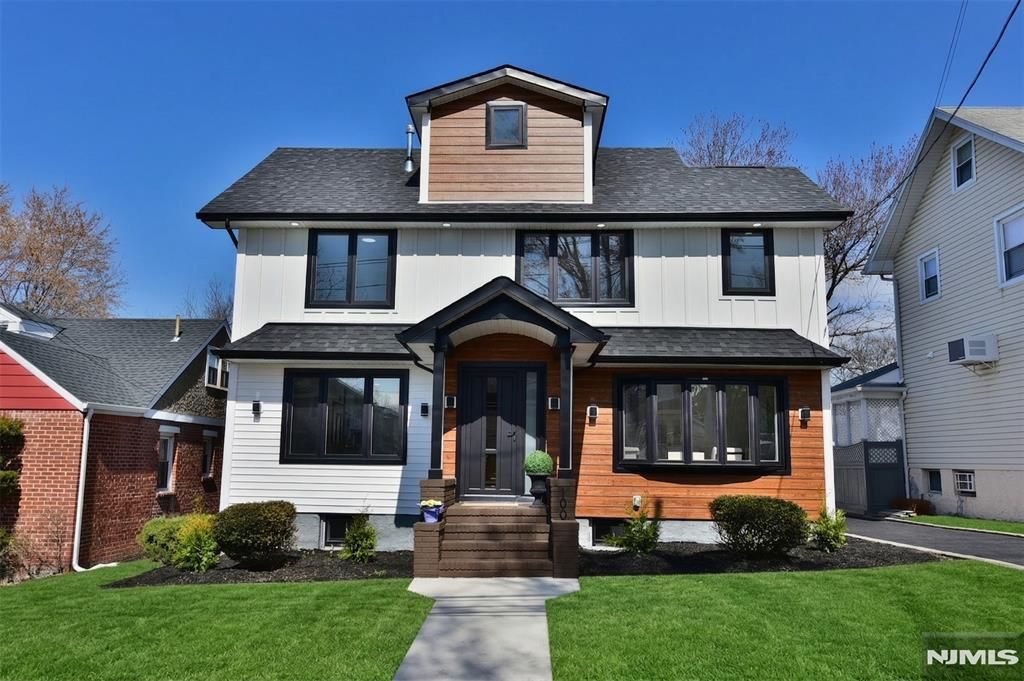 Photo of 100 Chestnut Street, Rochelle Park, NJ 07662 (MLS # 26007530)