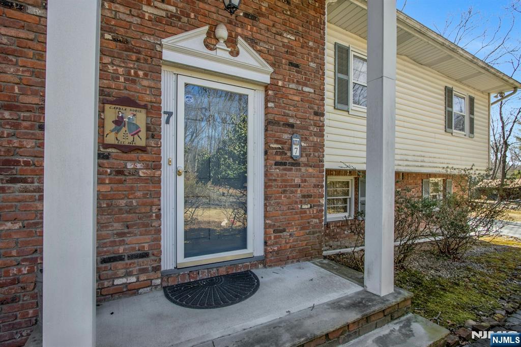 7 Merrywood Court