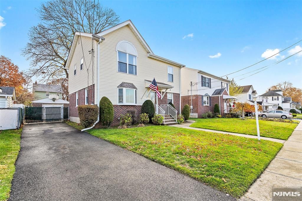 Photo of 36 William Street, Rochelle Park, NJ 07662 (MLS # 25042485)