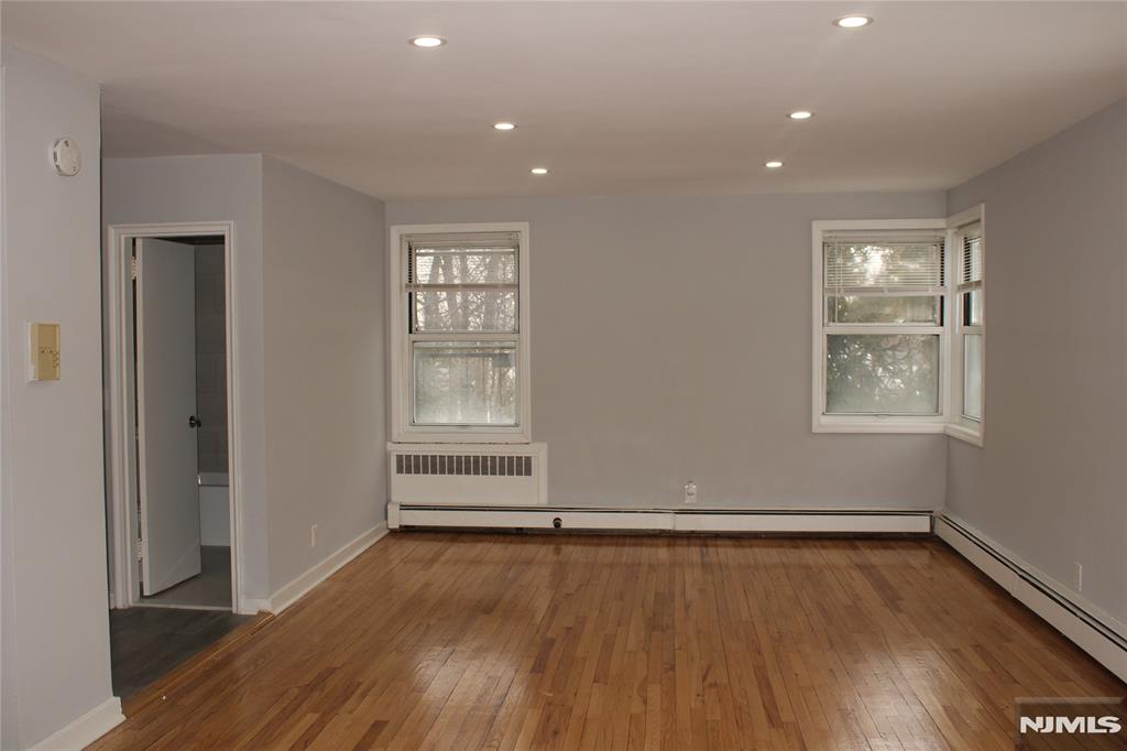 819 Bloomfield Avenue 10