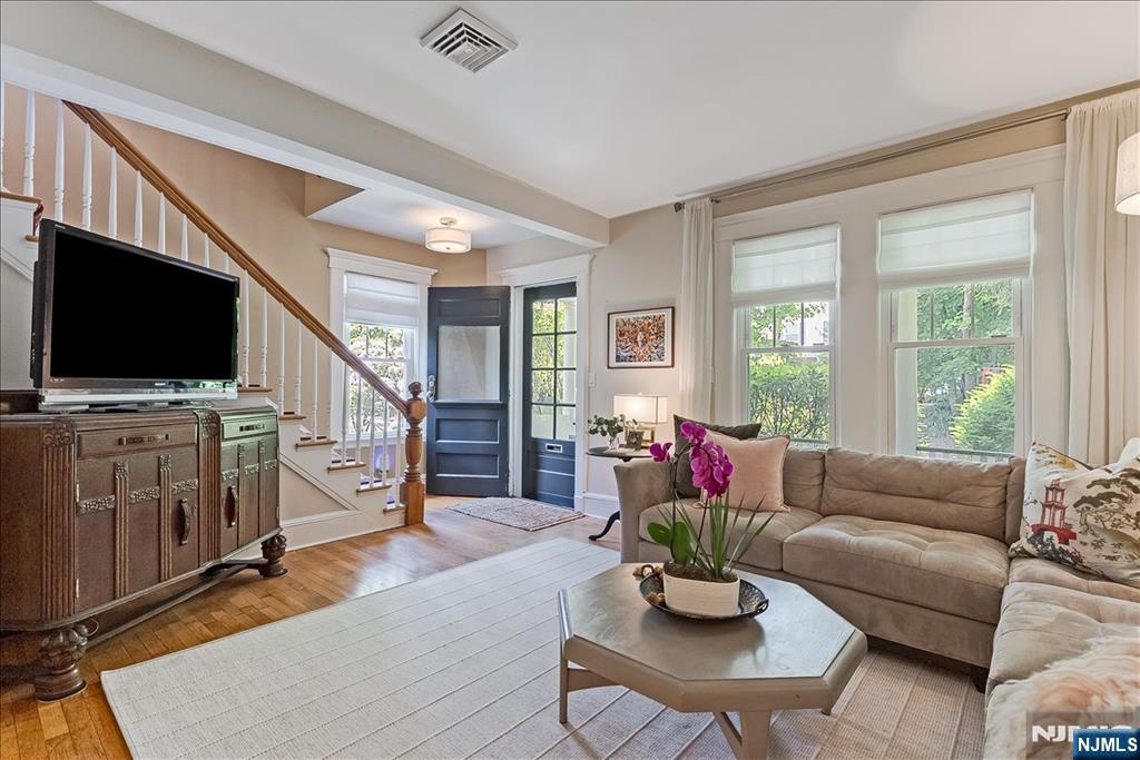 3 Ferguson Place