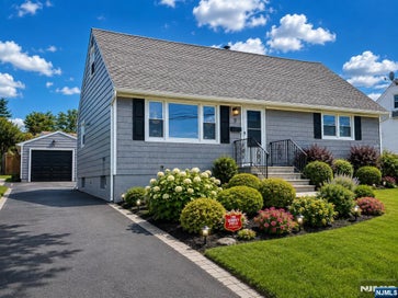 9 Joan Place Clifton NJ 07012