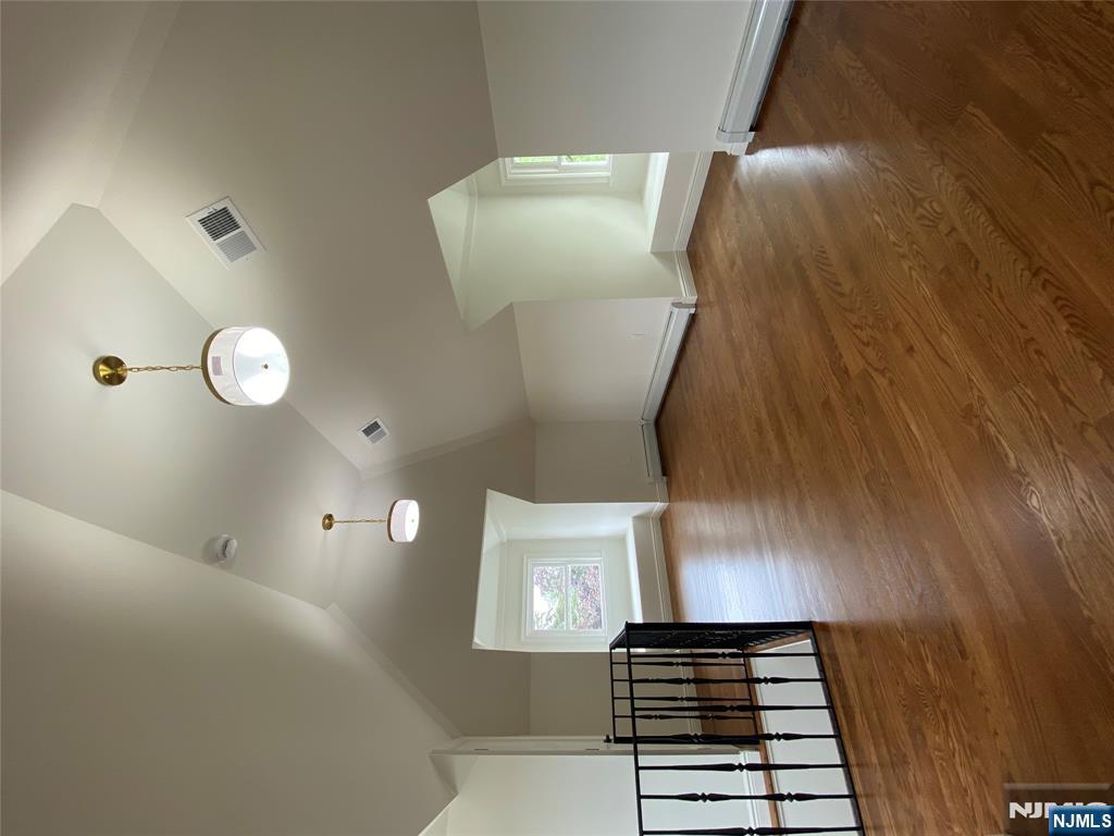 Hasbrouck Heights, New Jersey 07604, United States, 3 Bedrooms Bedrooms, ,5 BathroomsBathrooms,Residential,Active,161479