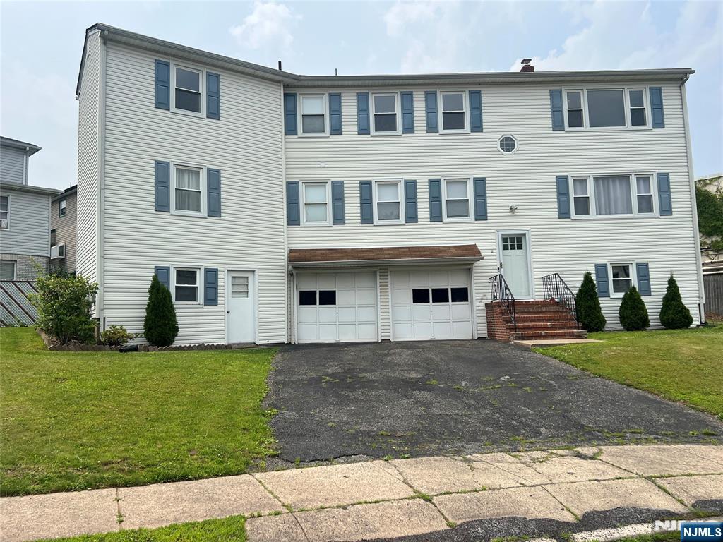 Rental Property at 81 Garden Dr 2, Elmwood Park, New Jersey - Bedrooms: 3 
Bathrooms: 1 
Rooms: 5  - $3,100 MO.