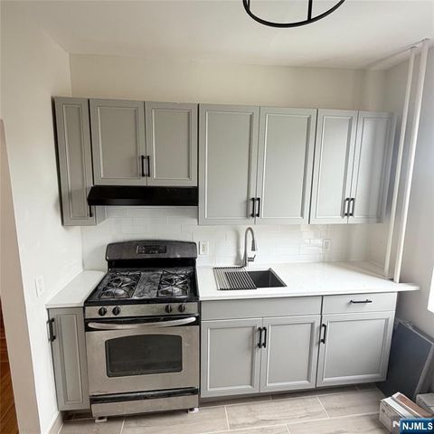 Photo of 7111 Palisade Ave, North Bergen, NJ 07047 (MLS # 26014816)
