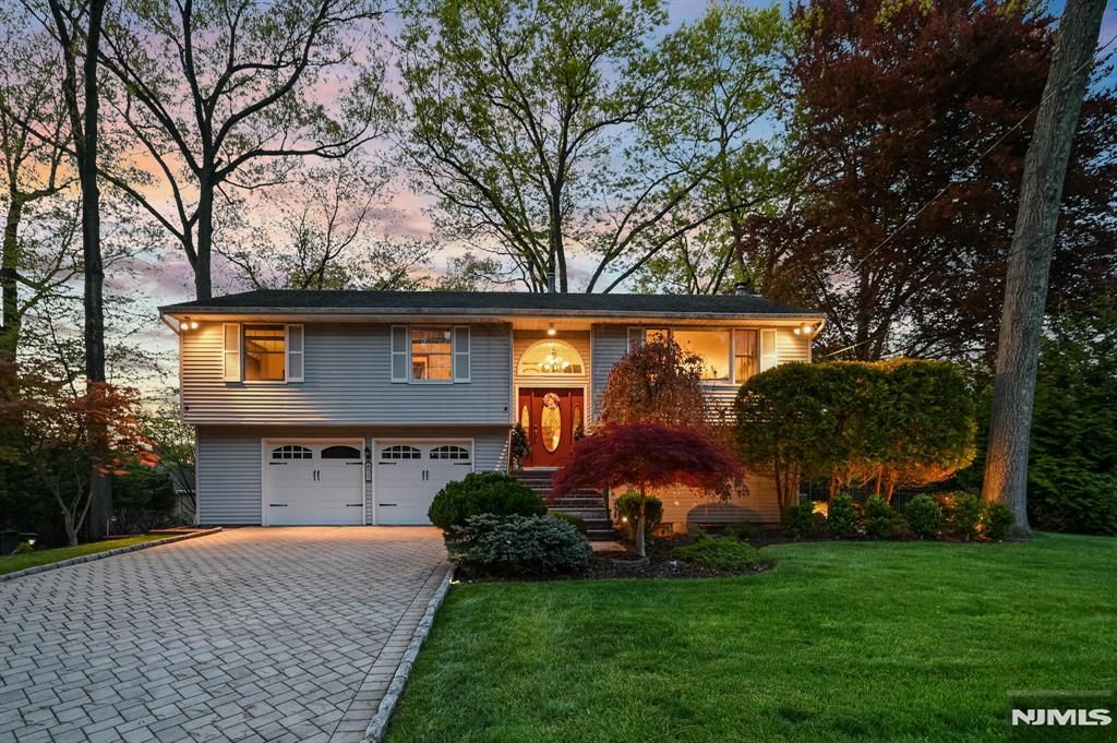 Photo of 27 Pennsylvania Avenue, Montvale, NJ 07645 (MLS # 26015175)