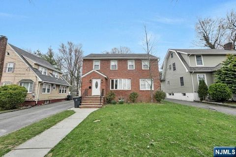 Photo of 167 Rockwood Pl, Englewood, NJ 07631 (MLS # 26010039)