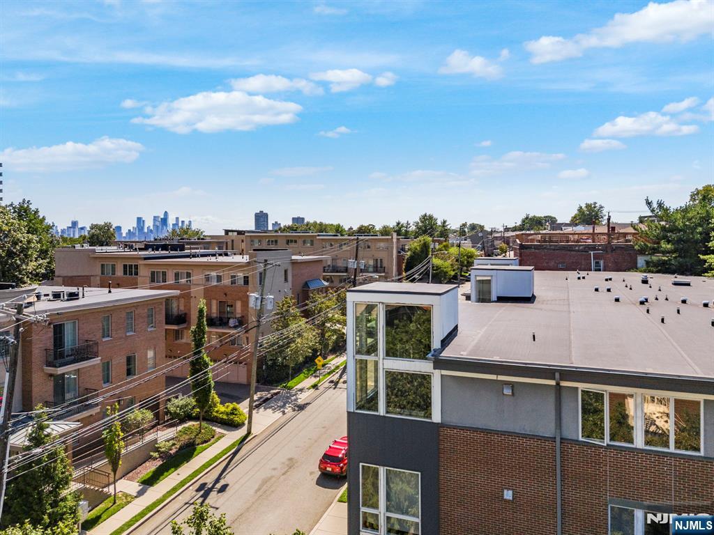 255 Laird Avenue C0009