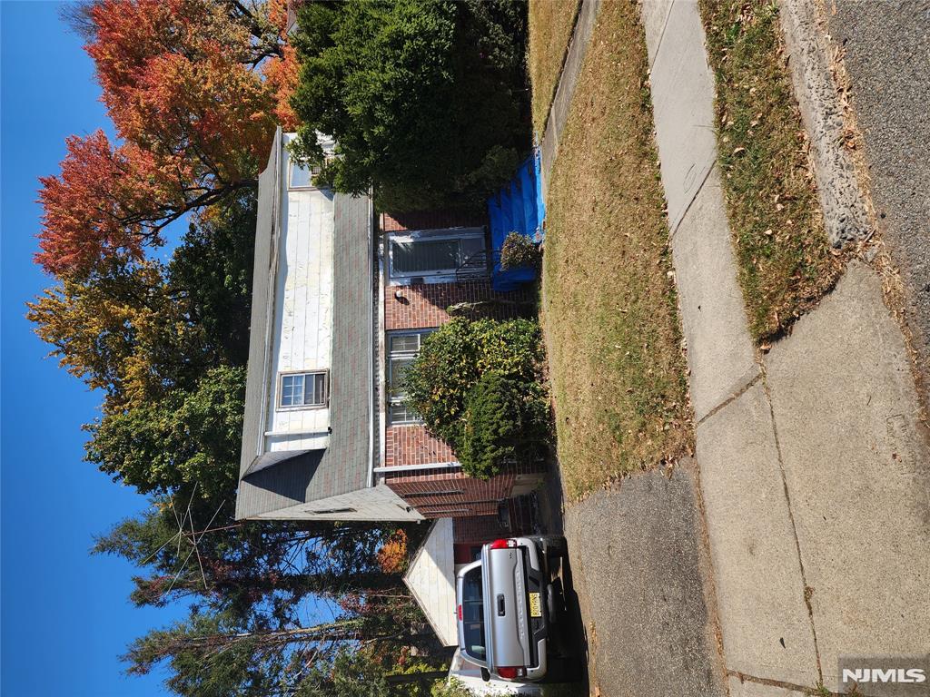 Property for Sale at 133 Shepard Avenue, Teaneck, New Jersey - Bedrooms: 3 
Bathrooms: 2 
Rooms: 6  - $399,000