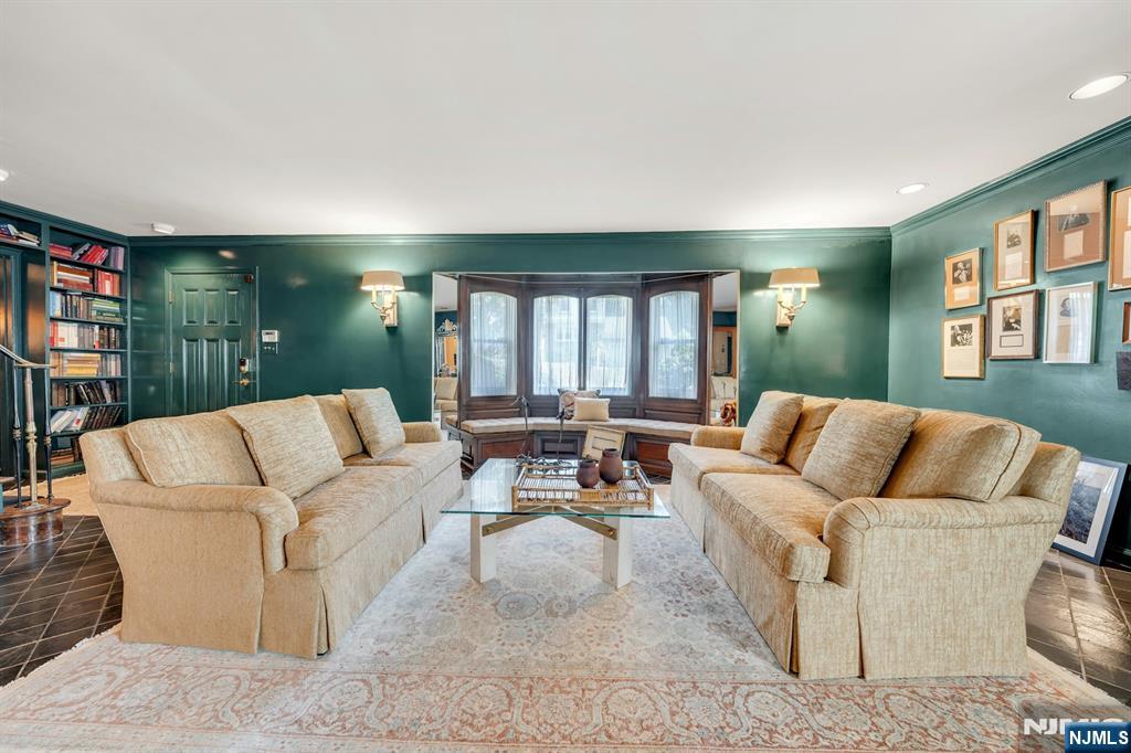 59 Colonial Road
