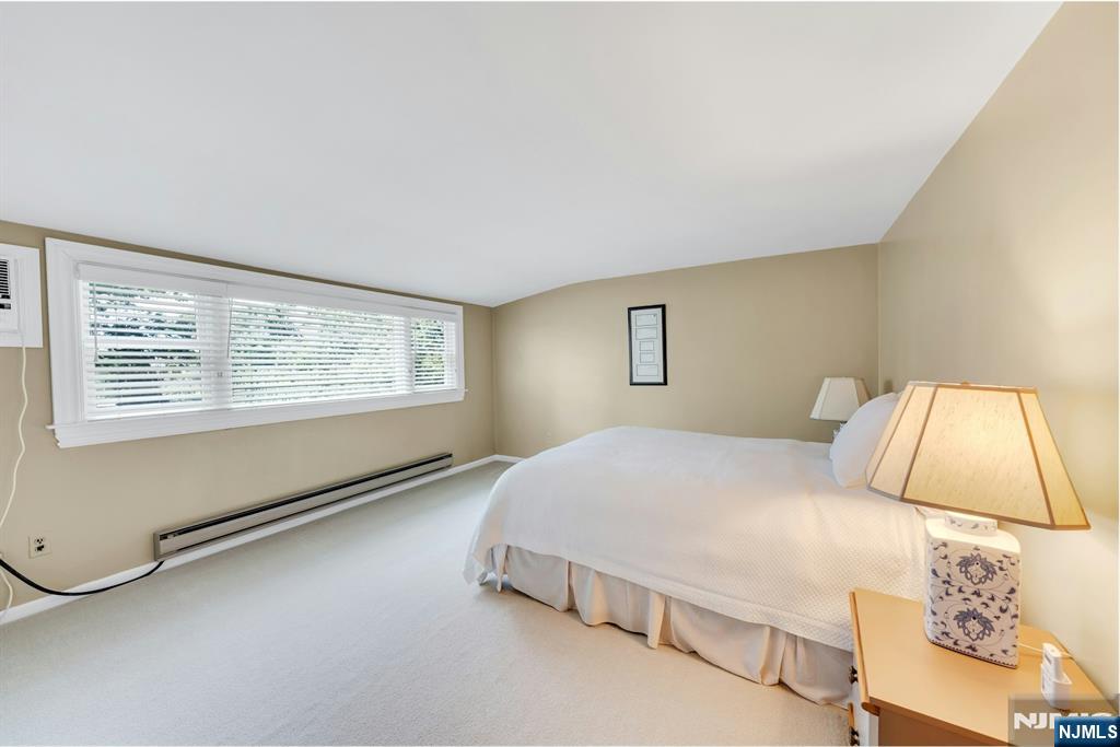 Emerson, New Jersey 07630, United States, 5 Bedrooms Bedrooms, ,4 BathroomsBathrooms,Residential,Active,193348