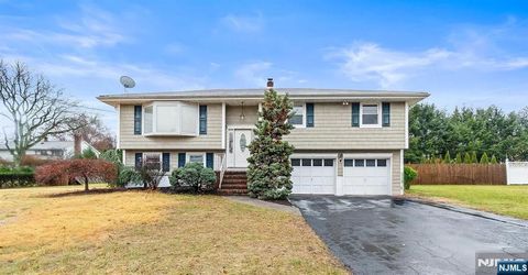 Photo of 176 Truman Ter, Paramus, NJ 07652 (MLS # 25036539)