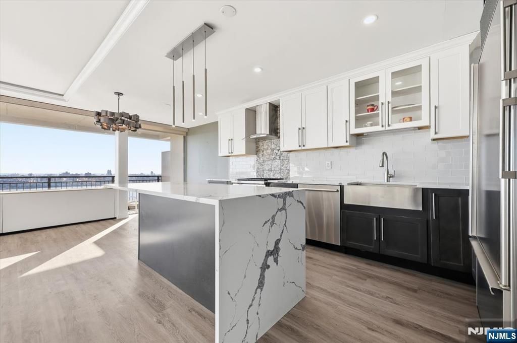 Photo of 4 Horizon Road #1006, Fort Lee, NJ 07024 (MLS # 25039112)