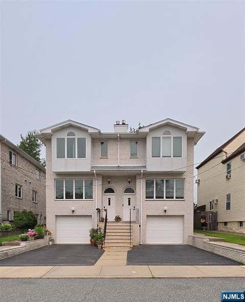 Photo of 18 Short Street, Fort Lee, NJ 07024 (MLS # 26026028)