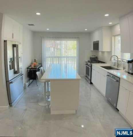 18 Short Street