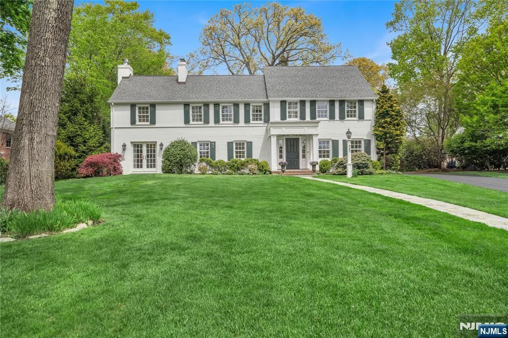 Photo of 227 Fairmount Road, Ridgewood Village, NJ 07450 (MLS # 26010248)