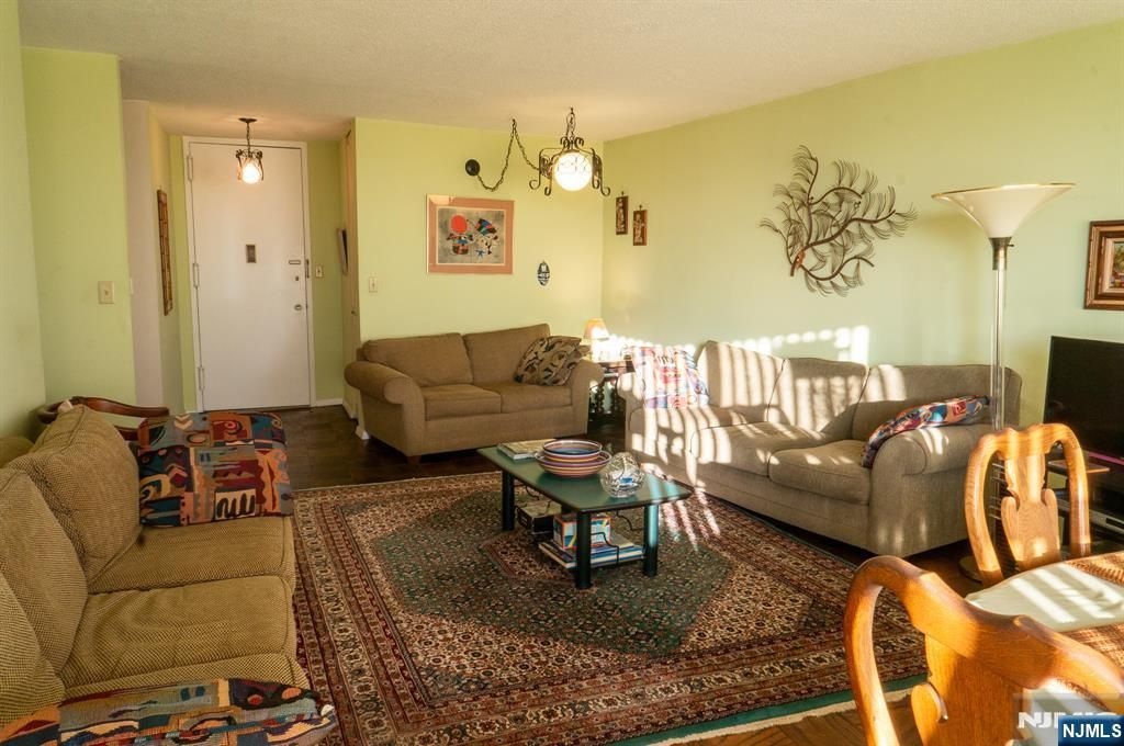 Photo of 555 North Avenue #23H, Fort Lee, NJ 07024 (MLS # 25034700)