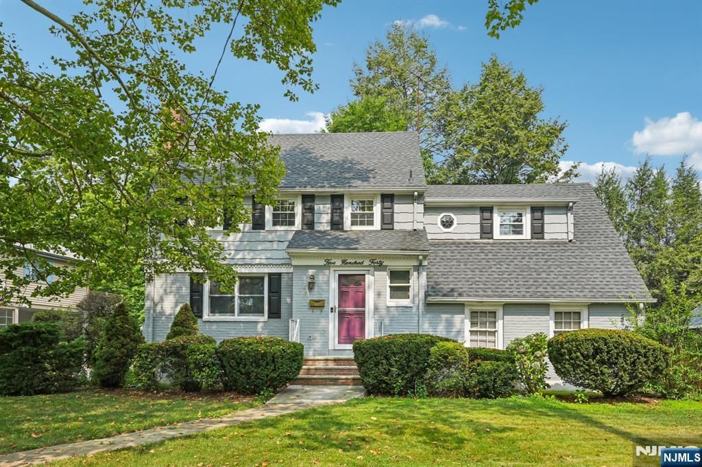 Photo of 540 S Maple Avenue, Glen Rock, NJ 07452 (MLS # 25028267)