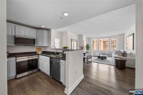 6404 City Place Edgewater NJ 07020