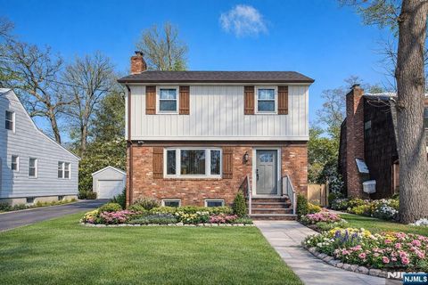 Photo of 63 Chestnut Drive, Wayne, NJ 07470 (MLS # 26007882)