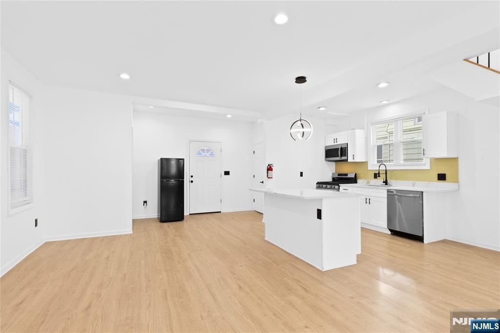 Photo of 216 Renner Avenue, Newark, NJ 07112 (MLS # 26002829)